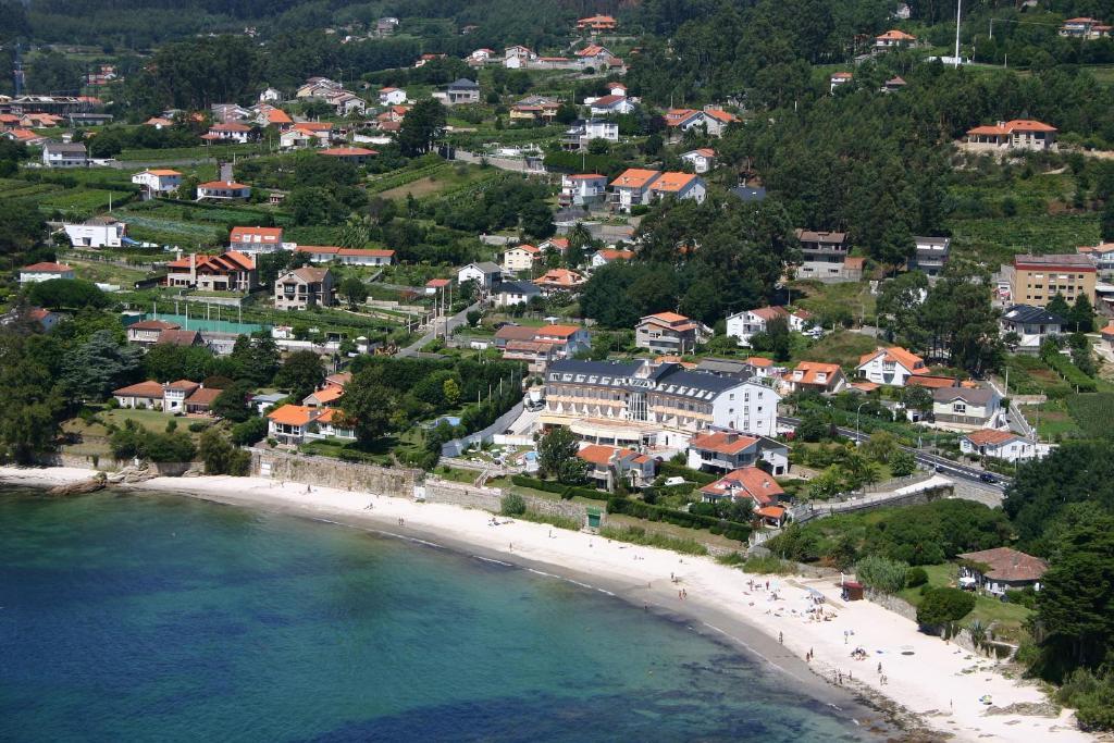 Hotel Spa Nanin Playa Sanxenxo Exterior photo